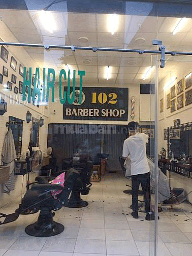 Sang tiệm tóc