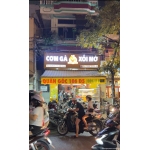 Sang quán cơm gà xối mỡ tại Nguyễn Gia Trí, Bình Thạnh