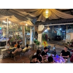 Sang Gấp quán café góc 2 mặt tiền núp hẻm ngay ngã tư, Tân Phú